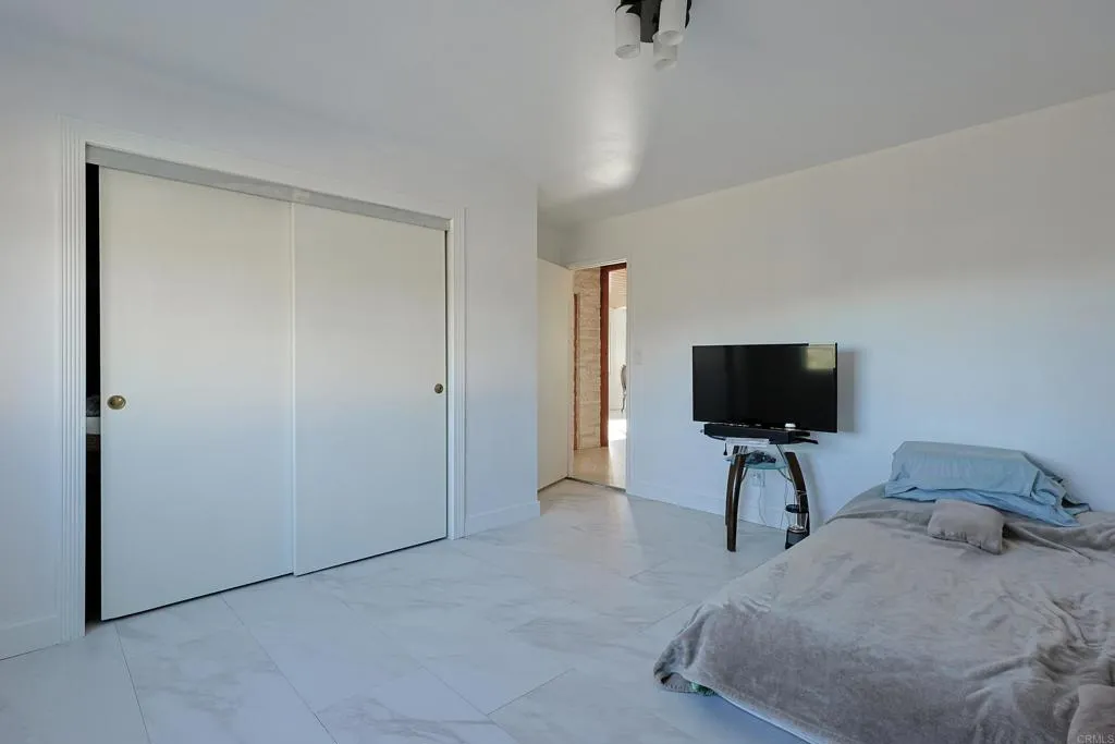 https://cdn.realtyfeed.com/cdn/127/306375420/f13d991b90def945acc4c238b89ec921.webp