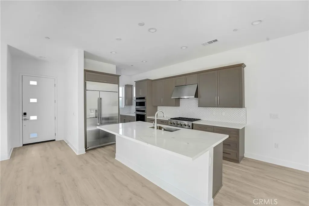 27345 Creekwood Lane, Valencia, Ca 91381 - Photo 4 of 15, Valencia, CA