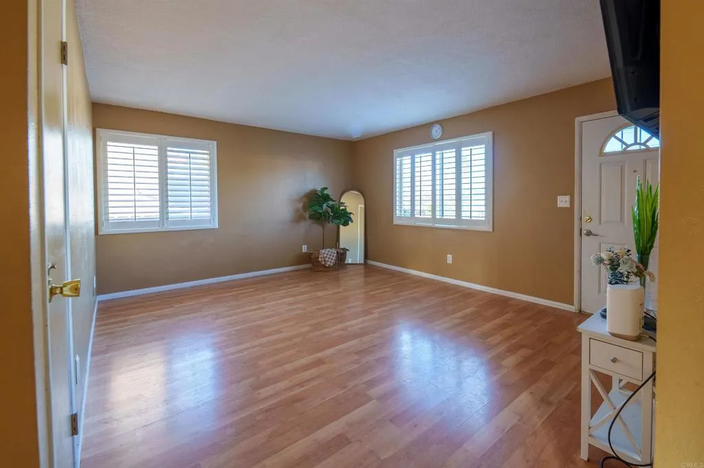 https://cdn.realtyfeed.com/cdn/127/306375968/951220f06a8d0024ce5ed670d811a3a9.webp