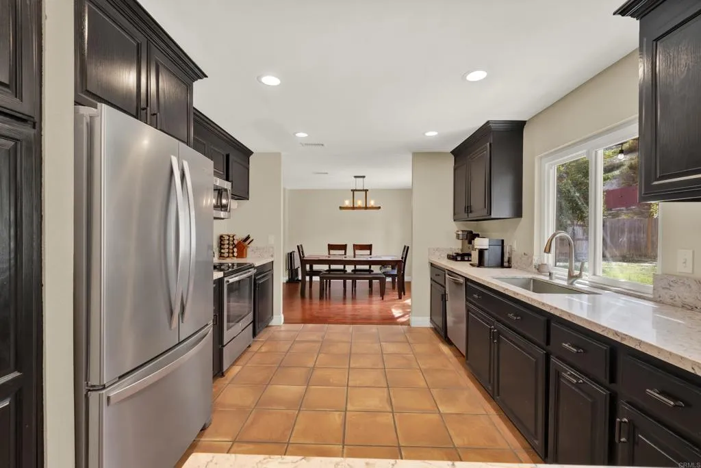 https://cdn.realtyfeed.com/cdn/127/306376255/3932d90c7f9aad9cac7619927211b898.webp