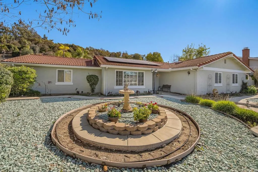 https://cdn.realtyfeed.com/cdn/127/306376313/5a5fad3cf26ebf9d5c5a31a6eccfd7b3.webp