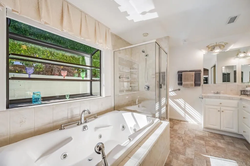 https://cdn.realtyfeed.com/cdn/127/306376313/ed10249888b8ec9ea80c81b36d146a3c.webp