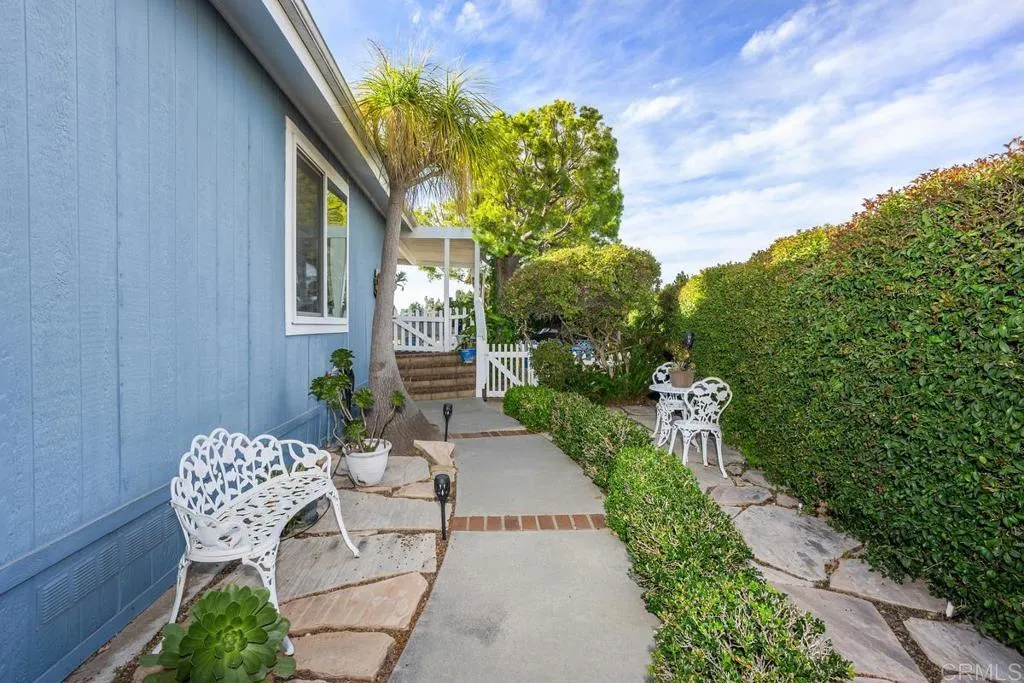 https://cdn.realtyfeed.com/cdn/127/306376508/53d14f4885c837a05d12514890c7781d.webp