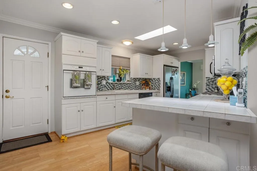 https://cdn.realtyfeed.com/cdn/127/306376508/6ba4d3d665fc12631ec7efeca0bdee7f.webp