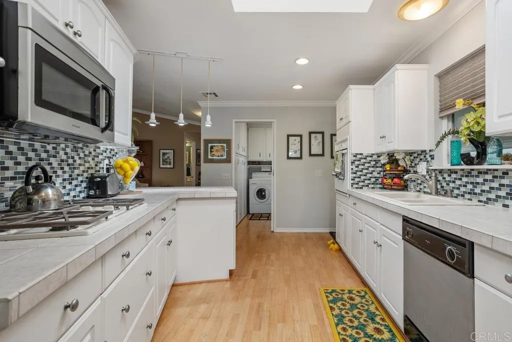https://cdn.realtyfeed.com/cdn/127/306376508/6cb401282fb30c18a388407bf5fdcbdd.webp