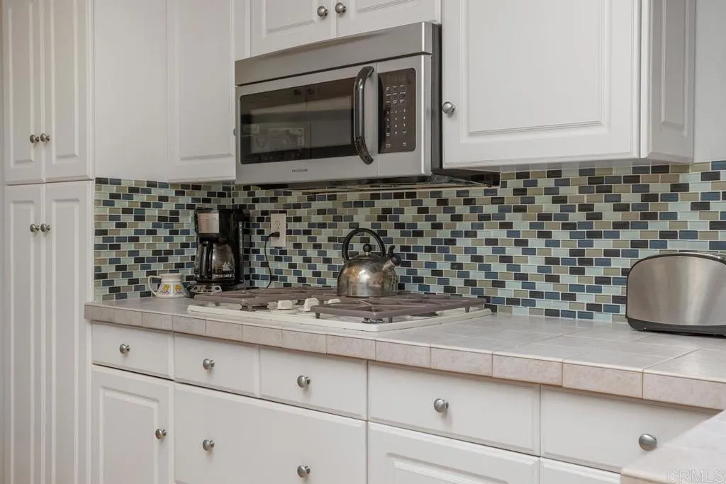 https://cdn.realtyfeed.com/cdn/127/306376508/f46c11cde350f70daa958a58da9a7a10.webp