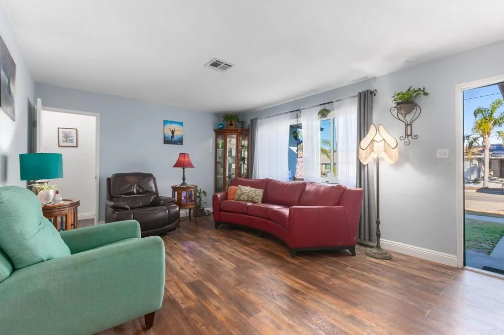 https://cdn.realtyfeed.com/cdn/127/306376610/b42a53ac94abfdd74390e167caf800c3.webp