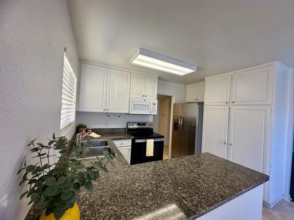https://cdn.realtyfeed.com/cdn/127/306377094/b3bb1f15ef8f5e58df0fa133c821e701.webp