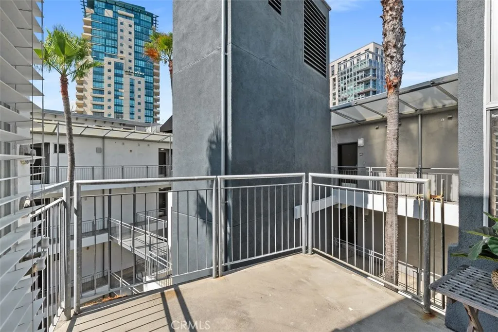 https://cdn.realtyfeed.com/cdn/127/306377171/20ece796e23006598fb734efcf9e534a.webp