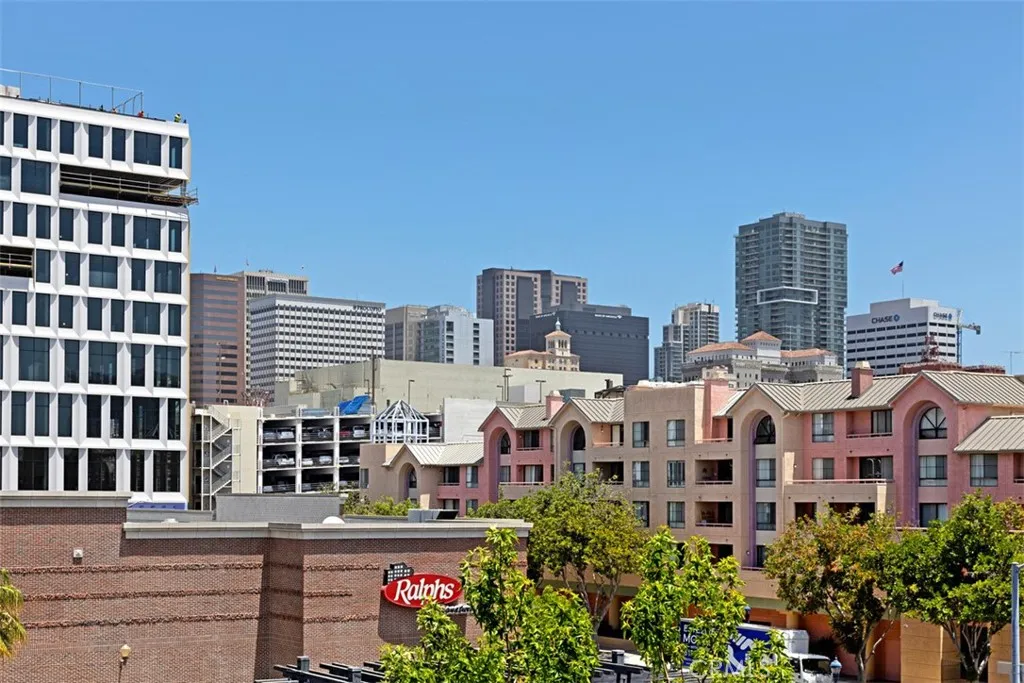 https://cdn.realtyfeed.com/cdn/127/306377171/b884536b4d4bd496ffca9f5fe71e5d97.webp