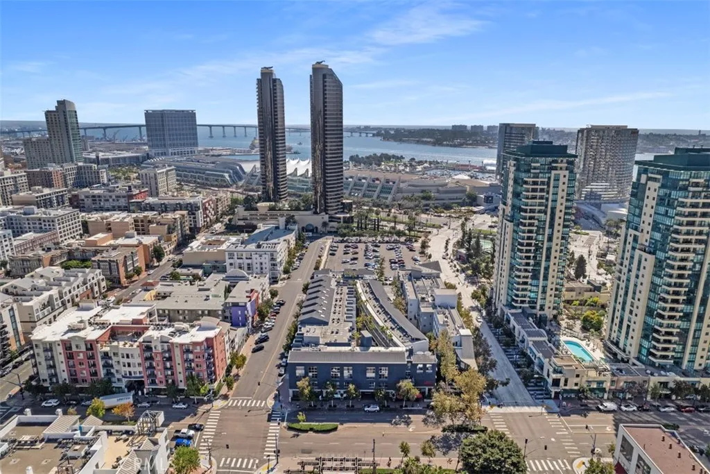 https://cdn.realtyfeed.com/cdn/127/306377171/bec18630aa6e194d9184b65f05d56c40.webp