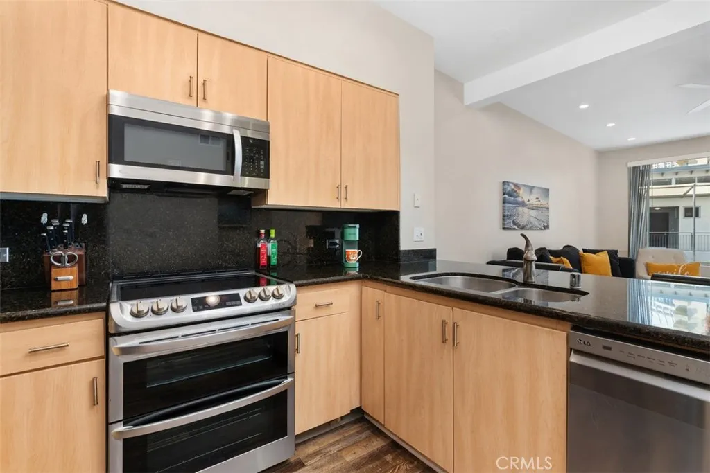 https://cdn.realtyfeed.com/cdn/127/306377171/c1dfd8428cc42ace50e93d8313f1694d.webp