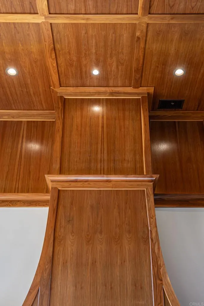 https://cdn.realtyfeed.com/cdn/127/306377337/31a82525c6988d259f0b77987568a379.webp
