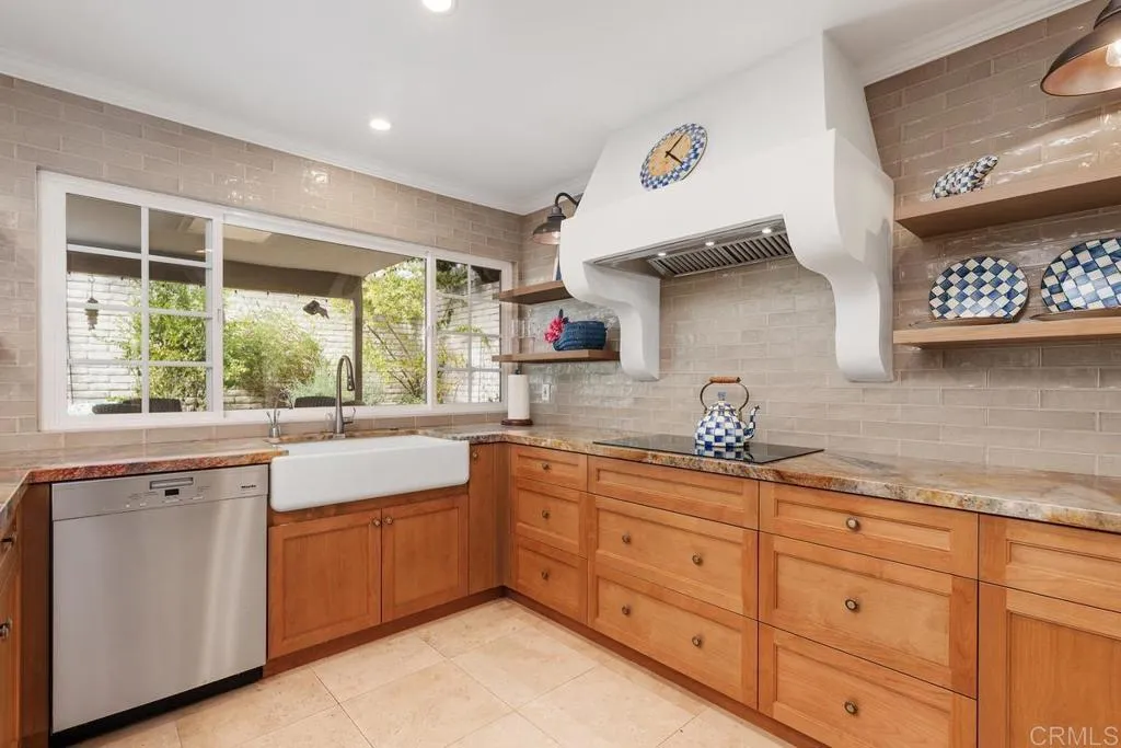 https://cdn.realtyfeed.com/cdn/127/306377667/4d53f245ff756bbb2f7dfa54fc03243f.webp