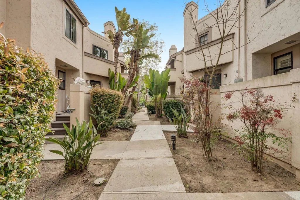 https://cdn.realtyfeed.com/cdn/127/306378062/4ee1e6a9a68025003901a24a0e74a6c3.webp