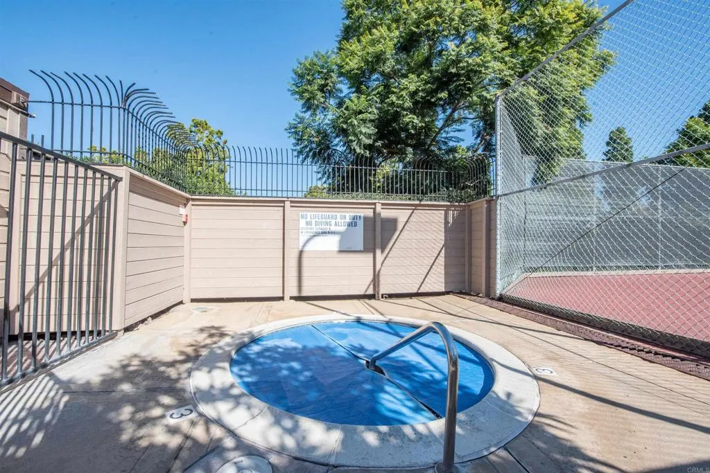 https://cdn.realtyfeed.com/cdn/127/306378062/fdfc15c66caf62b8f1509cce9e5ecde4.webp