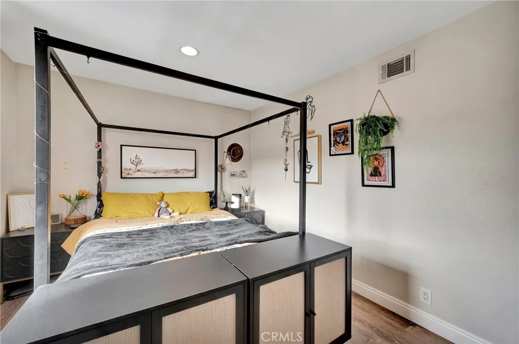 https://cdn.realtyfeed.com/cdn/127/306378585/eb0325c26d5c0e3007239b719fd1a985.webp