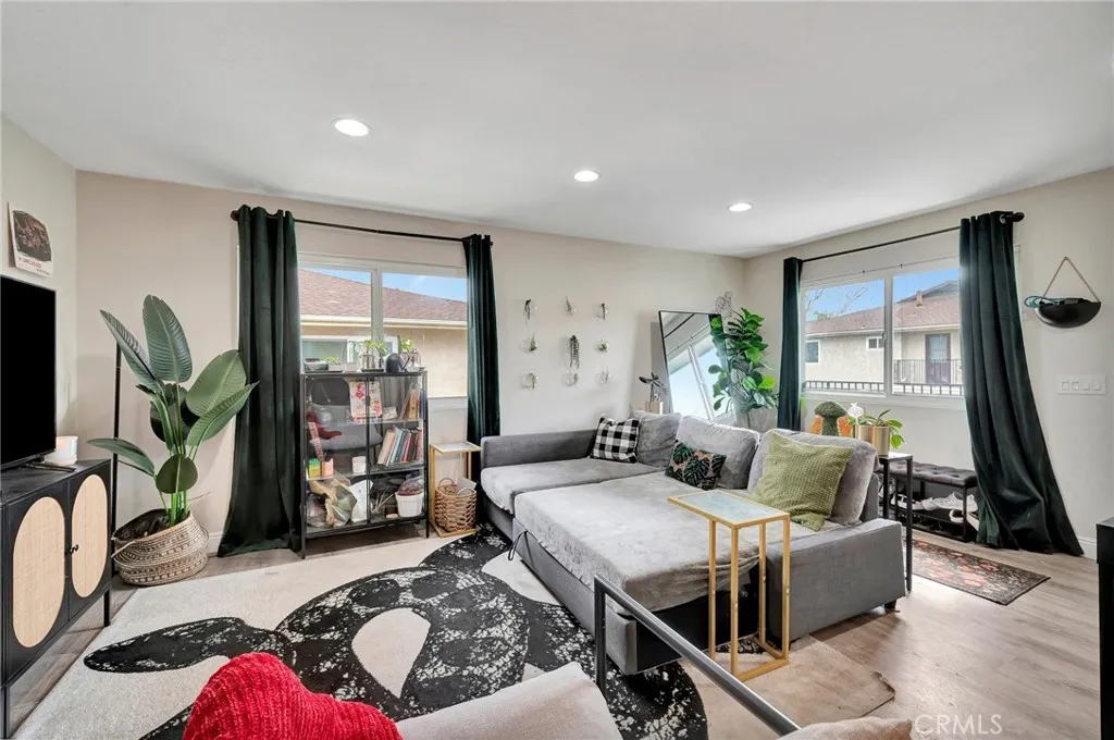 https://cdn.realtyfeed.com/cdn/127/306378585/ee357ad482397b5a2261b9844c36f5c3.webp