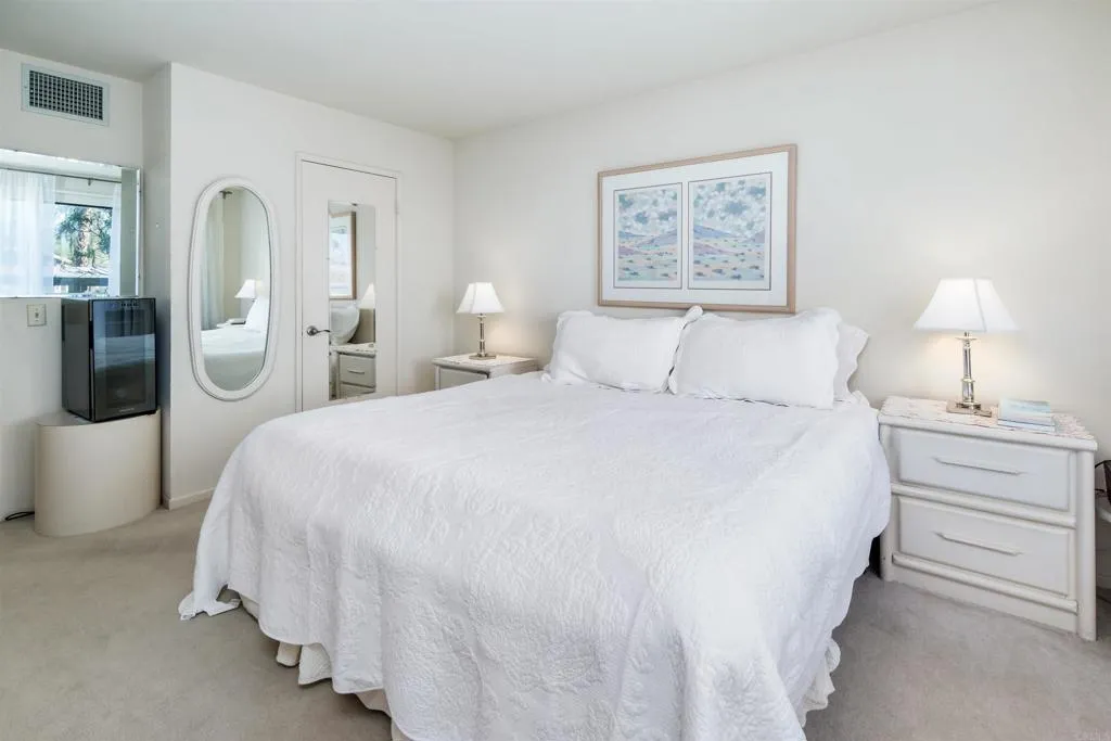 https://cdn.realtyfeed.com/cdn/127/306378704/0cd4e65ce525fe63bfc060dba2041296.webp