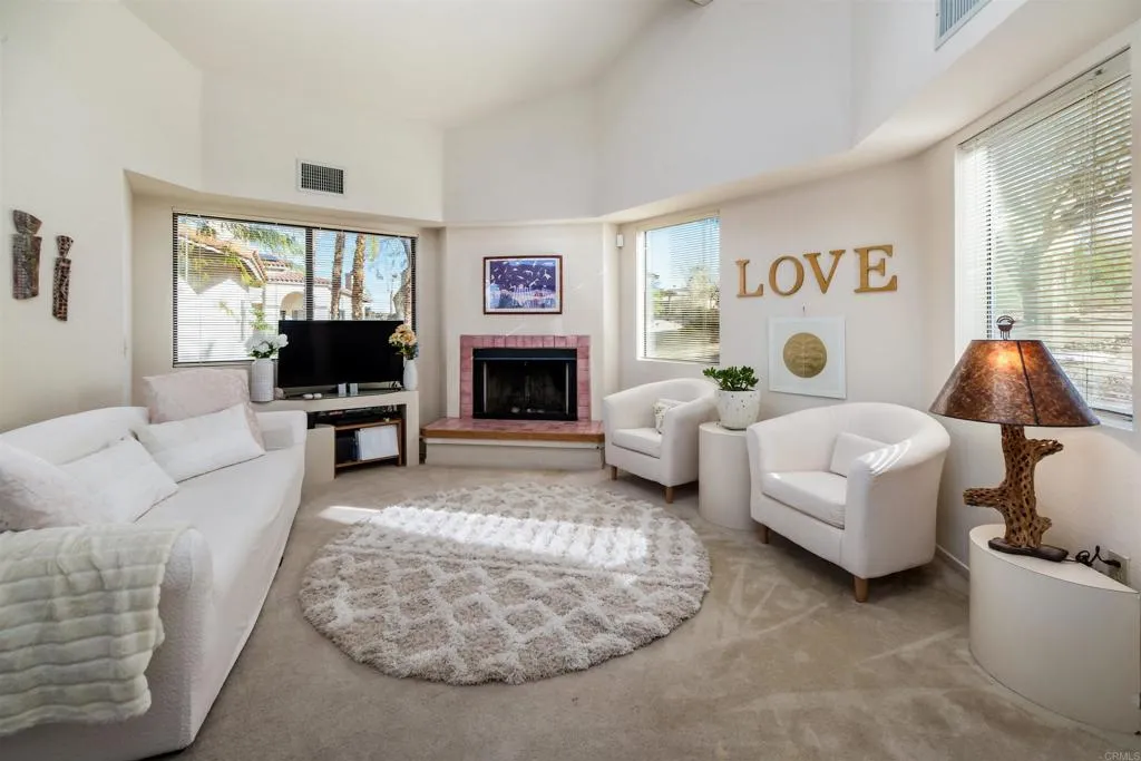 https://cdn.realtyfeed.com/cdn/127/306378704/33fc37fb75f00f4577206fce4e2fa5d7.webp