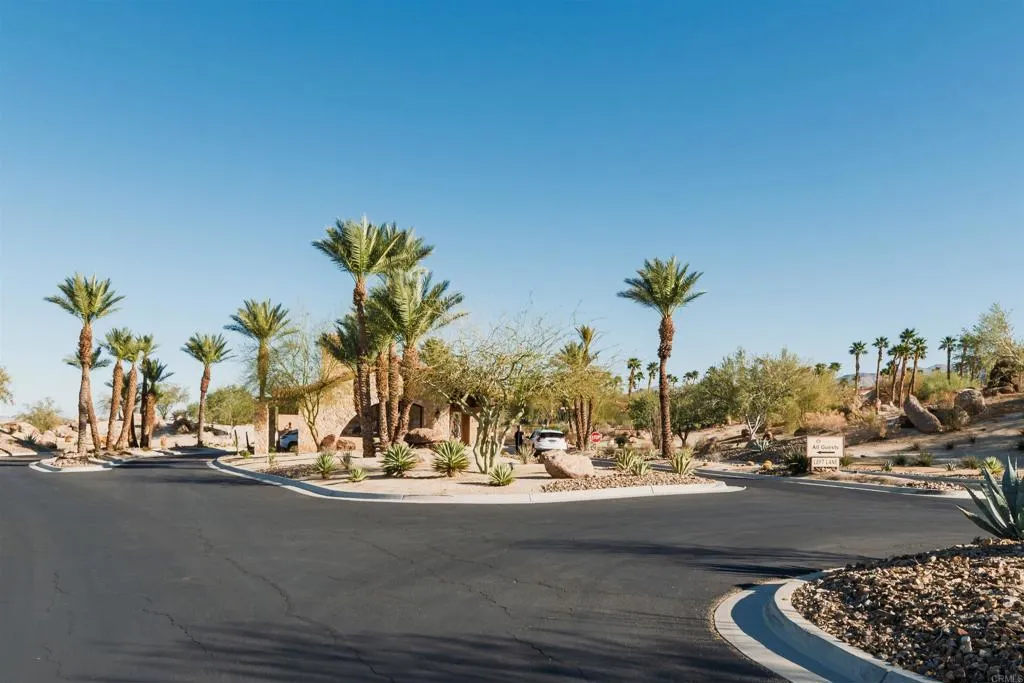 https://cdn.realtyfeed.com/cdn/127/306378704/a6224fc1cc0f17dfc34cdb60703c5ce3.webp