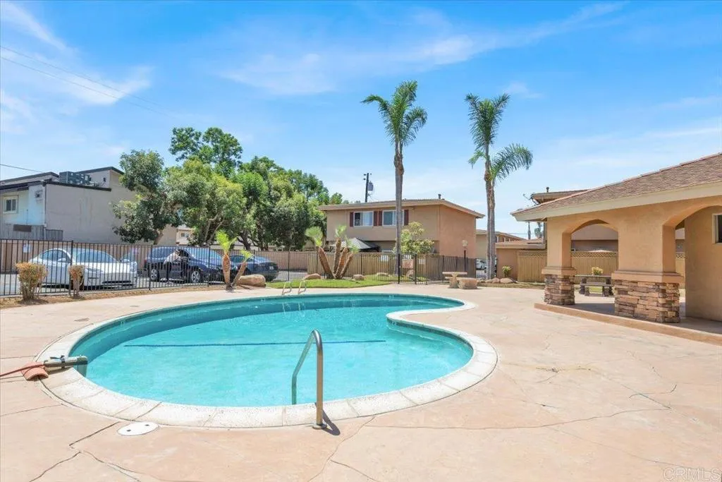 https://cdn.realtyfeed.com/cdn/127/306378805/a3838c22cb8ee8d9bdffc95008af4b14.webp