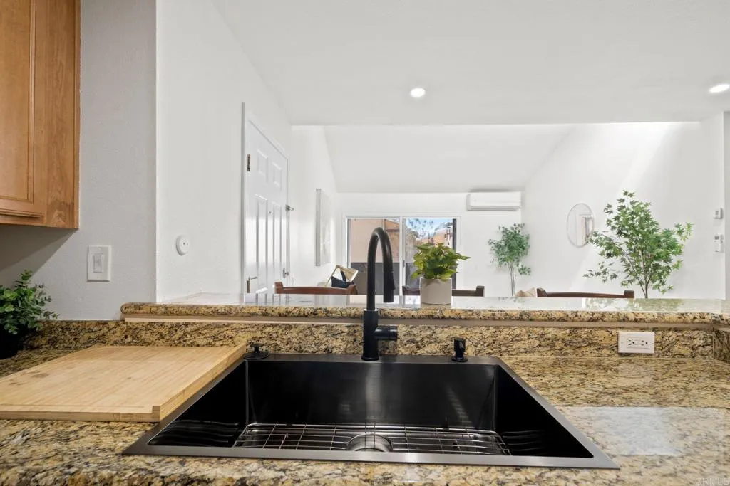 https://cdn.realtyfeed.com/cdn/127/306379014/b370544ddd55205f6525aa12e91412db.webp