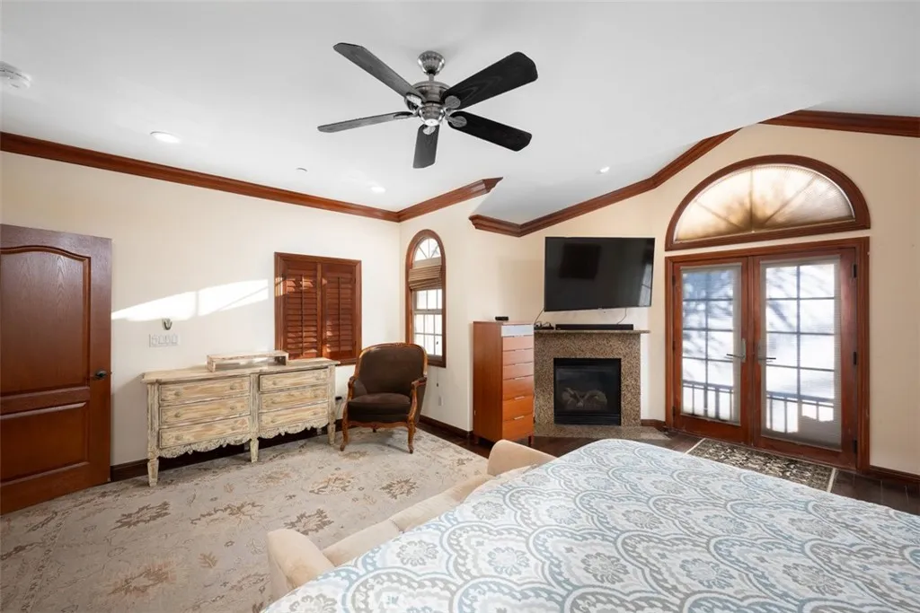 https://cdn.realtyfeed.com/cdn/127/306379091/9e35b3a4739c47911fb5ba8edbf0a30d.webp