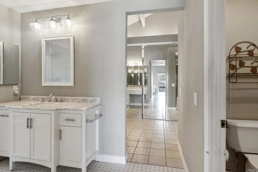 https://cdn.realtyfeed.com/cdn/127/306379211/7220bcf9cf62445bc3c9e7df96ad27be.webp