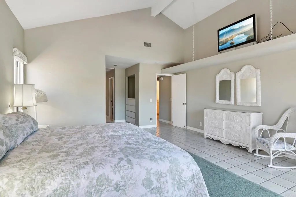 https://cdn.realtyfeed.com/cdn/127/306379211/8dbe6564d06cf313b20c09476dea3b9c.webp