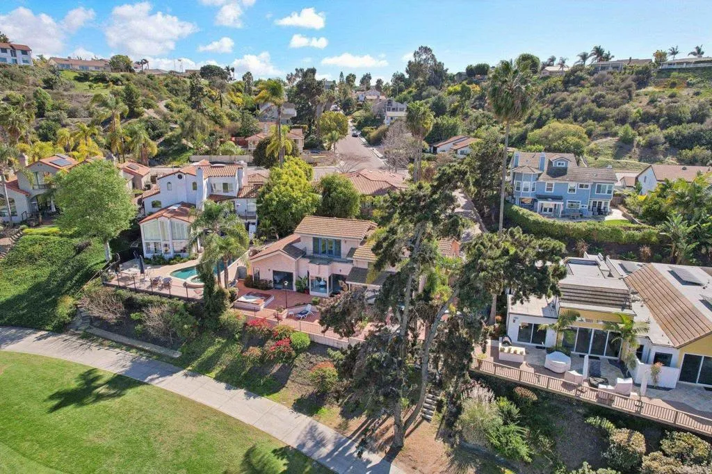 https://cdn.realtyfeed.com/cdn/127/306379211/c8da4b0a21c0f3d5bae91d439c5e606b.webp
