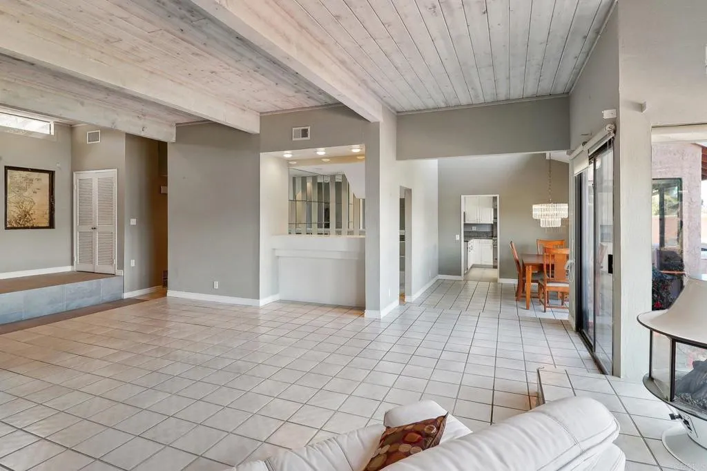 https://cdn.realtyfeed.com/cdn/127/306379211/c97ffc826dd9b23ee943a9f93af22d4a.webp