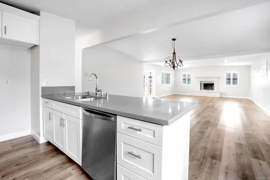 https://cdn.realtyfeed.com/cdn/127/306379255/4b15cf9d7d7e7da474be34ed9fdea8f9.webp