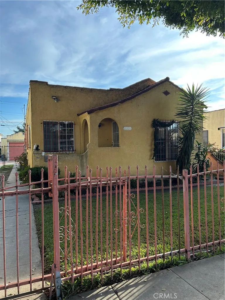Los Angeles, CA 90001