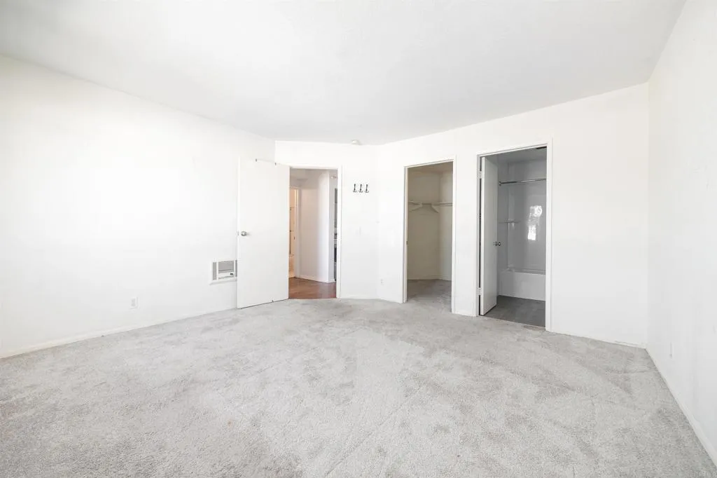 https://cdn.realtyfeed.com/cdn/127/306379372/9e9e4b75e413564b981f46c7ed9111f4.webp
