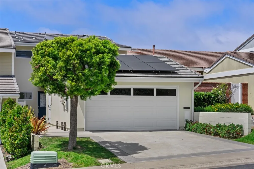 $750,000+