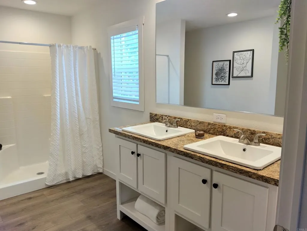https://cdn.realtyfeed.com/cdn/127/306379447/ee208e397ac6c2d8f90d135cab17a4b0.webp