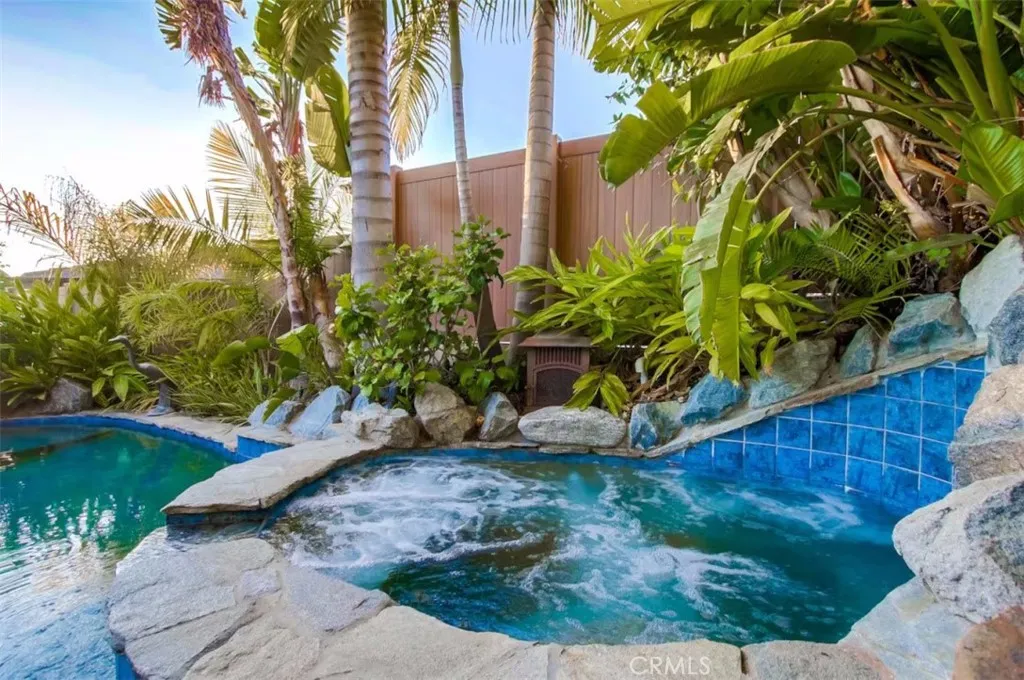 https://cdn.realtyfeed.com/cdn/127/306380006/15e0f20e30db7121545388f9ccc982a9.webp