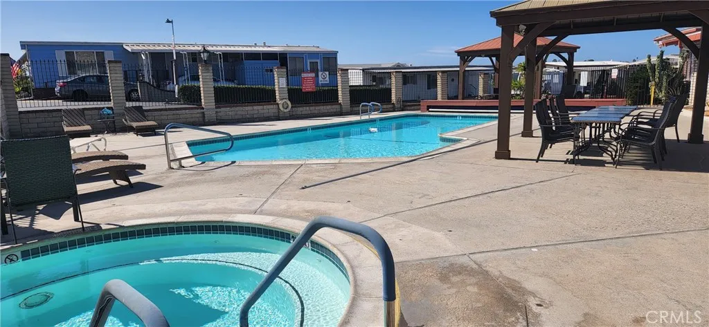 https://cdn.realtyfeed.com/cdn/127/306380515/38c183a8f12e9dc4acf7b43f0565bf2b.webp