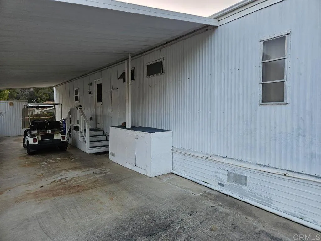 https://cdn.realtyfeed.com/cdn/127/306380524/2e37889c84d8c9d80b5e546df6184872.webp