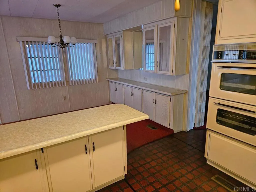 https://cdn.realtyfeed.com/cdn/127/306380524/93d0b2ad6f29bd097ad7715fbe03d037.webp