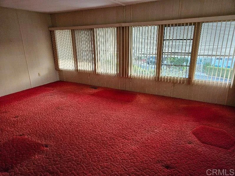 https://cdn.realtyfeed.com/cdn/127/306380524/e40172709d654ade1890bca907832cd9.webp