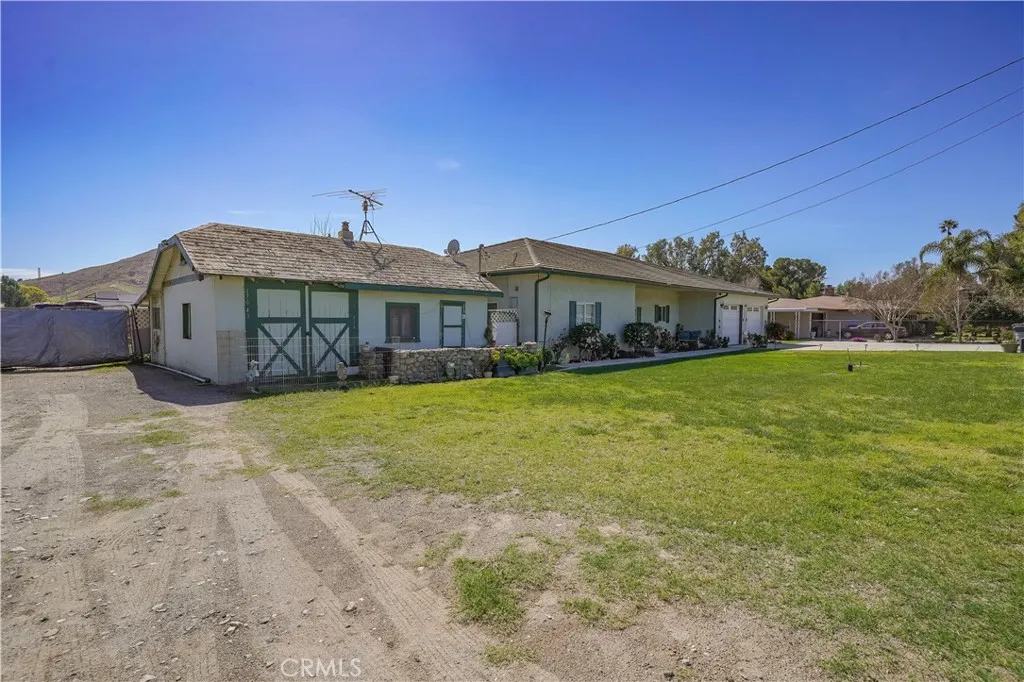 17643 Santa Ana Avenue, Bloomington, Ca 92316 - Photo 3 of 25, Bloomington, CA