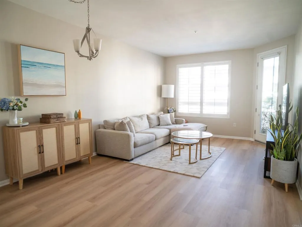 https://cdn.realtyfeed.com/cdn/127/306381068/136c06e625469e49c4eff825ce4a9541.webp