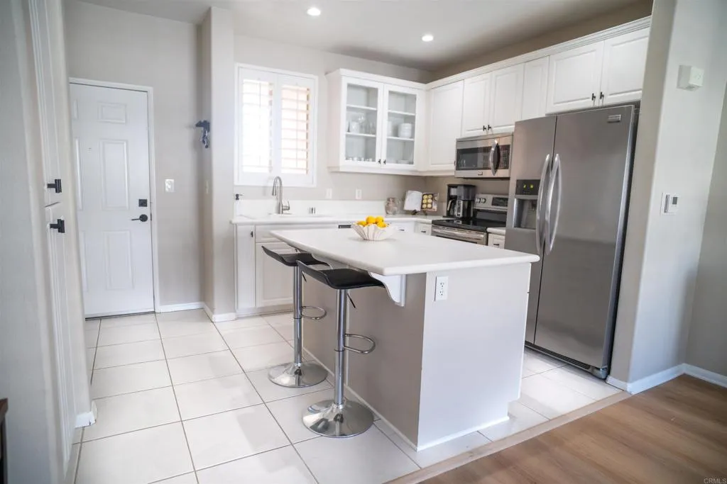 https://cdn.realtyfeed.com/cdn/127/306381068/afdc51d80b70e478f6c6c13c2b6387c9.webp