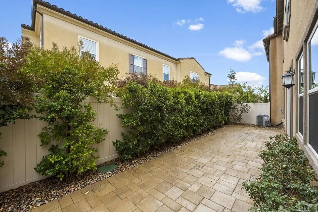 https://cdn.realtyfeed.com/cdn/127/306381366/95be7e414e920436ab5703496f9322db.webp