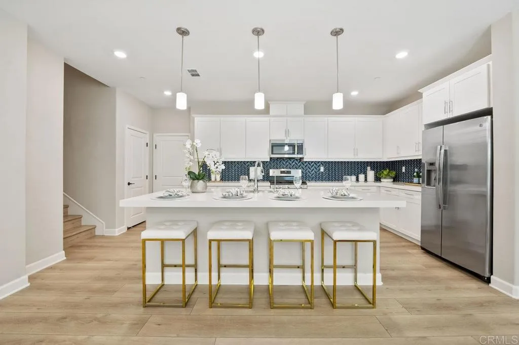 https://cdn.realtyfeed.com/cdn/127/306381366/d653b6ecf3162fe83ad0655877cb6510.webp