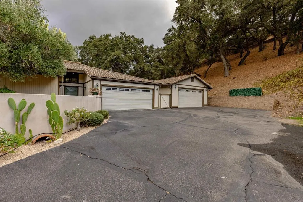 https://cdn.realtyfeed.com/cdn/127/306381580/010a0708e40151f4e221d3980e8ac4aa.webp