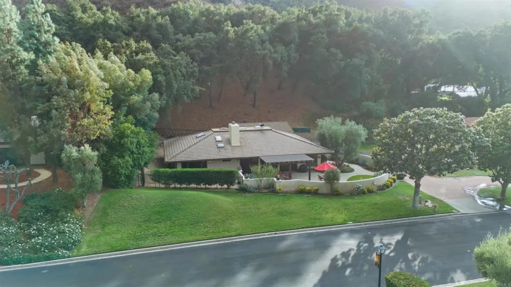 https://cdn.realtyfeed.com/cdn/127/306381580/3c4d3edd3e61161e67c8ee80bf4a9ce1.webp