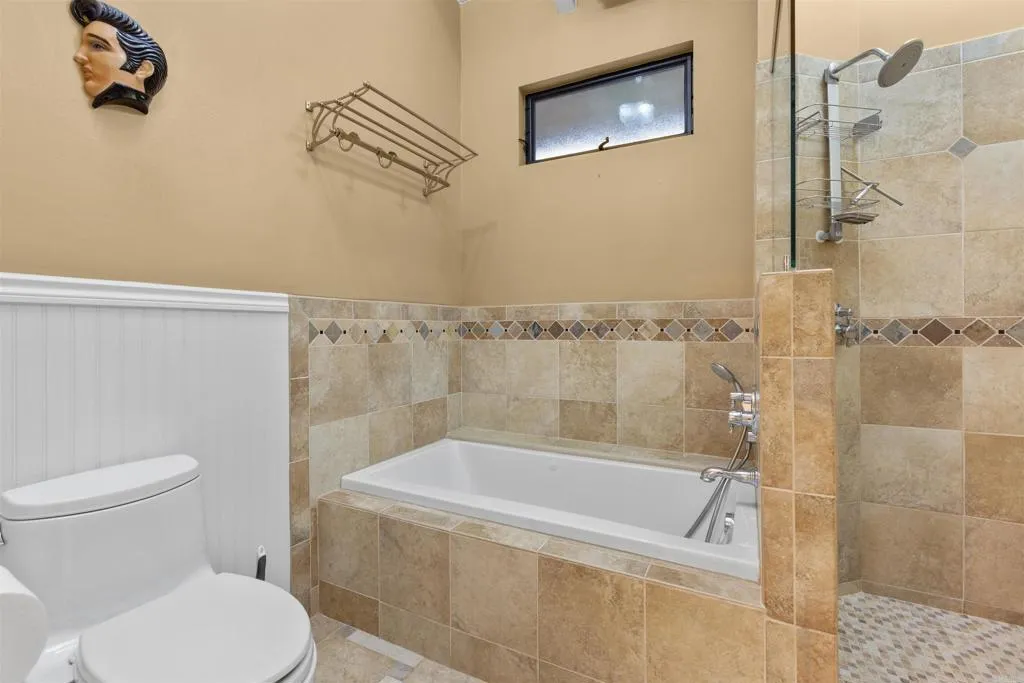 https://cdn.realtyfeed.com/cdn/127/306381580/56b0662999cbdc8f63fe4783e7c80607.webp